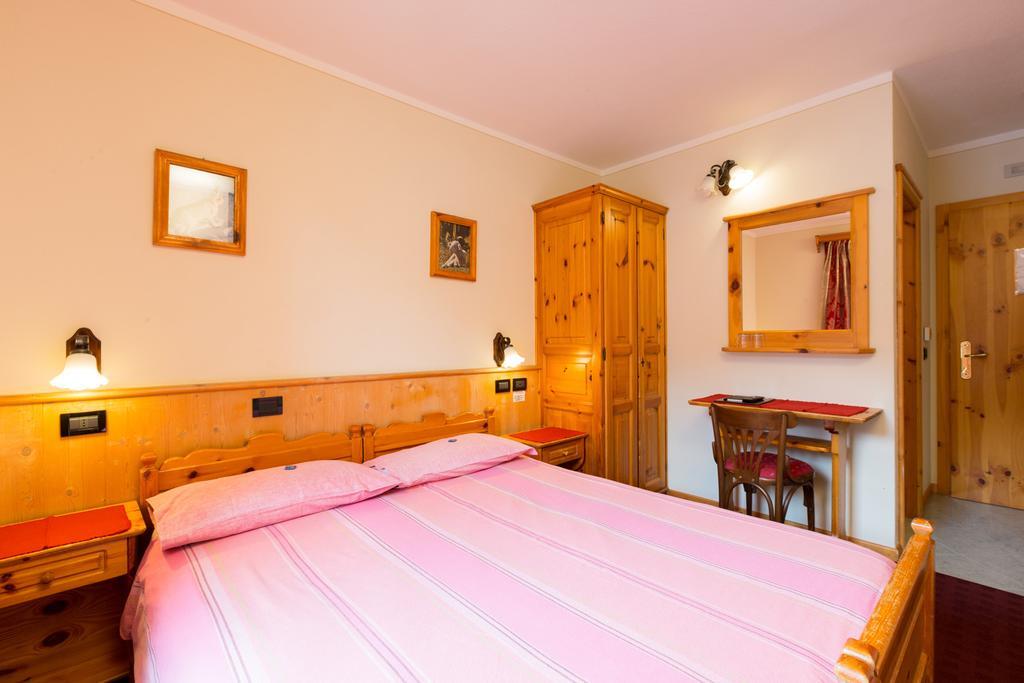Hotel Pontiglia Livigno Exteriör bild