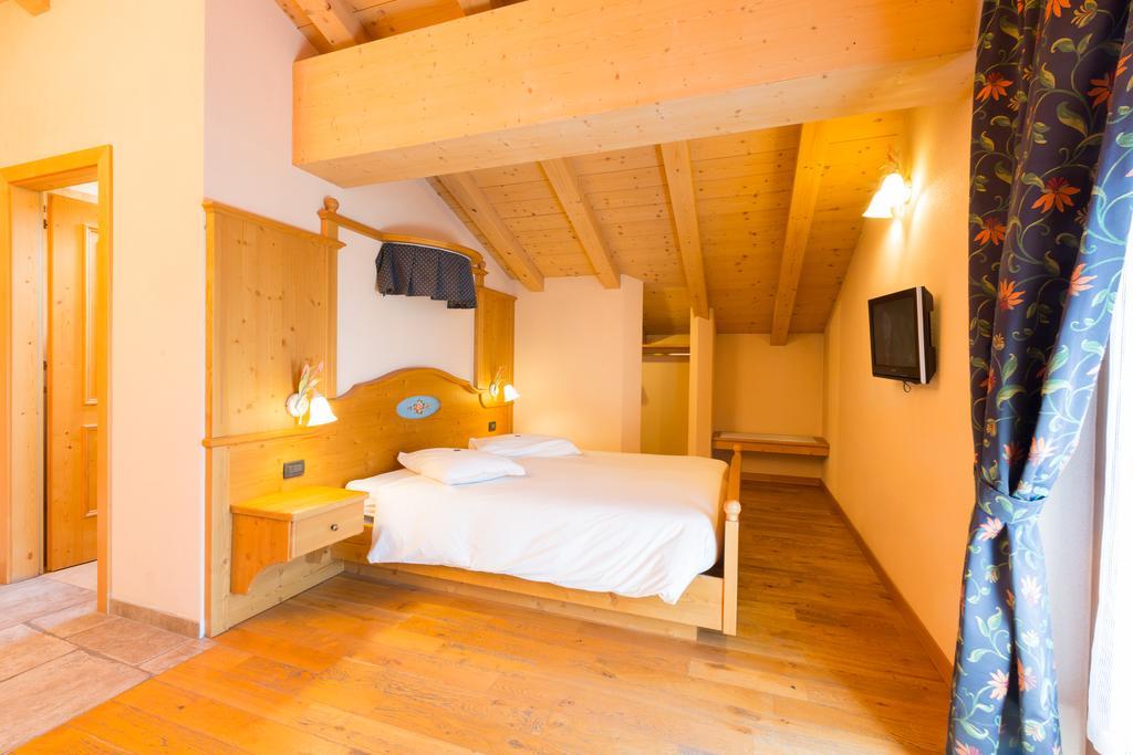 Hotel Pontiglia Livigno Exteriör bild