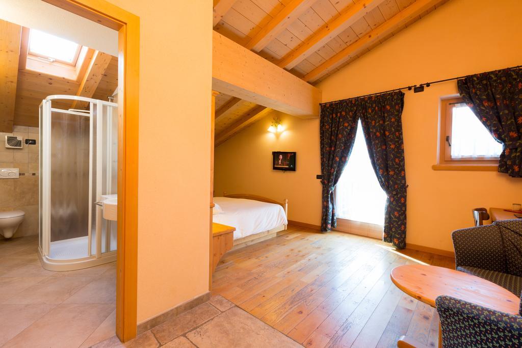 Hotel Pontiglia Livigno Exteriör bild